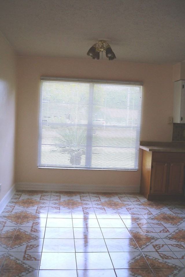 15738 Villa Dr - Photo 3 of 12