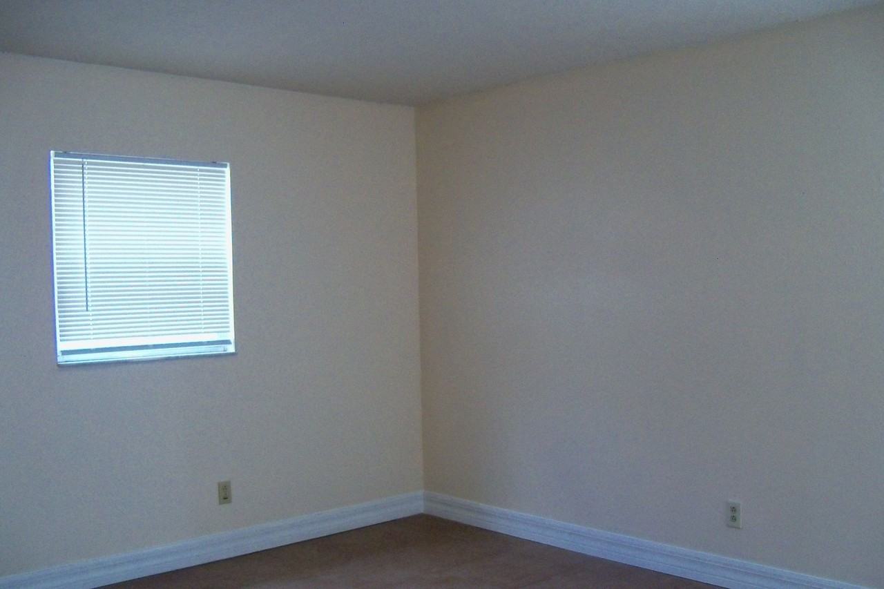 15738 Villa Dr - Photo 6 of 12