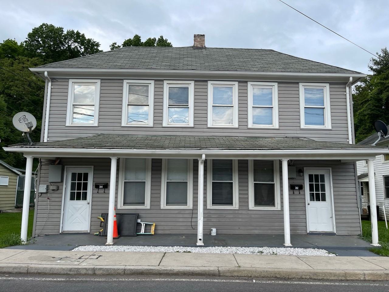 262 Main St - Photo 2 of 14