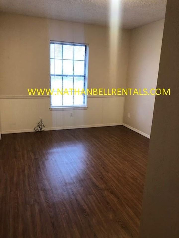 2560 Culbertson St - Photo 4 of 11