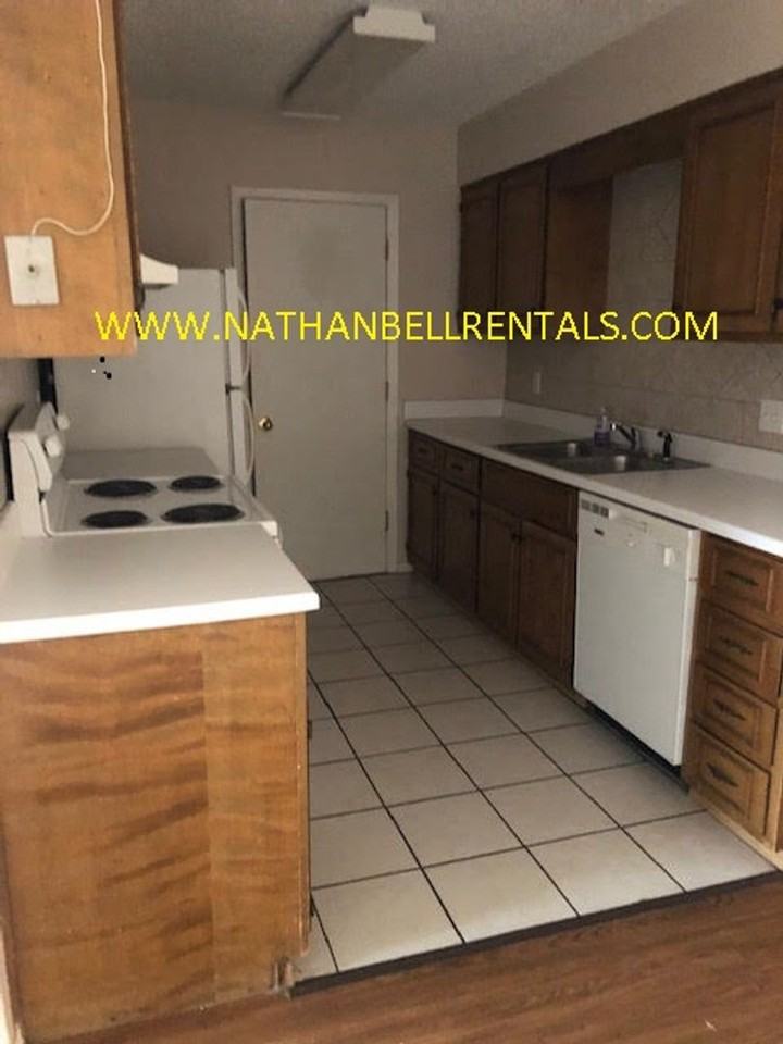 2560 Culbertson St - Photo 7 of 11