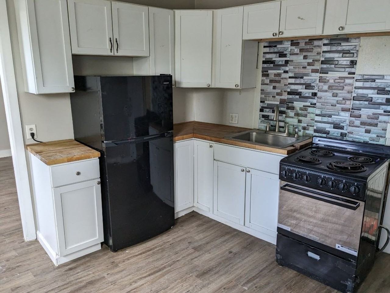 89 Elizabeth St. - Photo 2 of 7