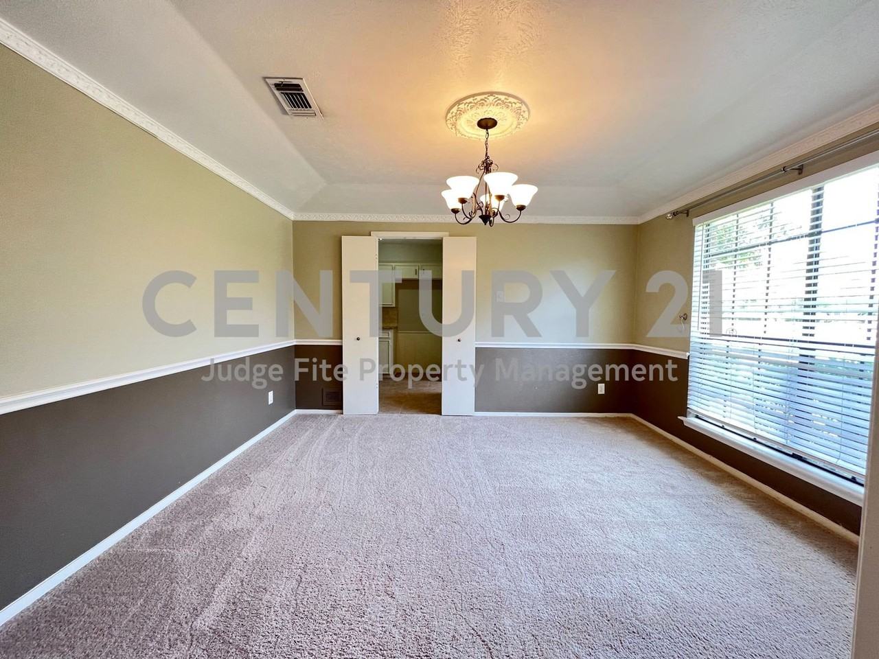 2306 Silver Holly Ln - Photo 2 of 11