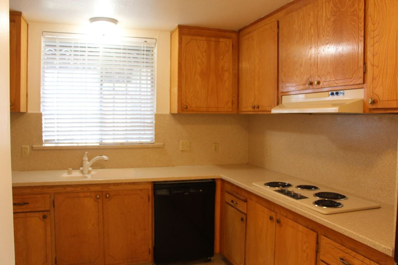 34971 Peco St - Photo 2 of 5