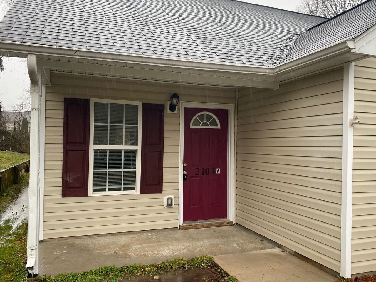 2103 Ontario St #A - Photo 3 of 50