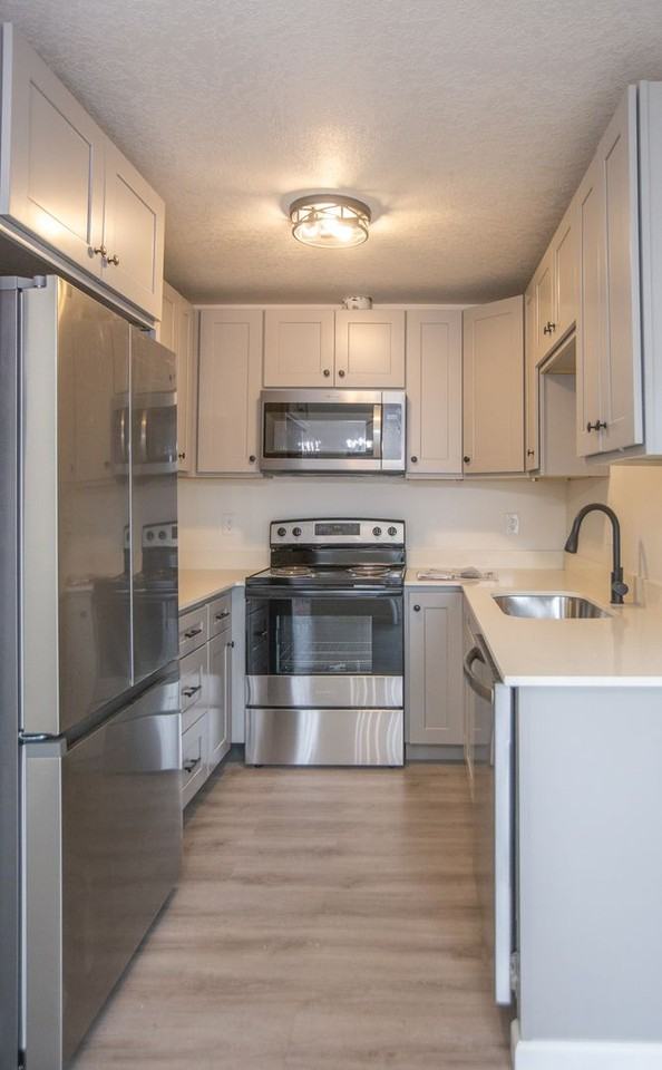 203 3rd Street - Photo 7 of 17