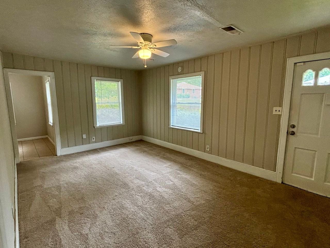 2260 Old Spring Rd Se - Photo 3 of 20