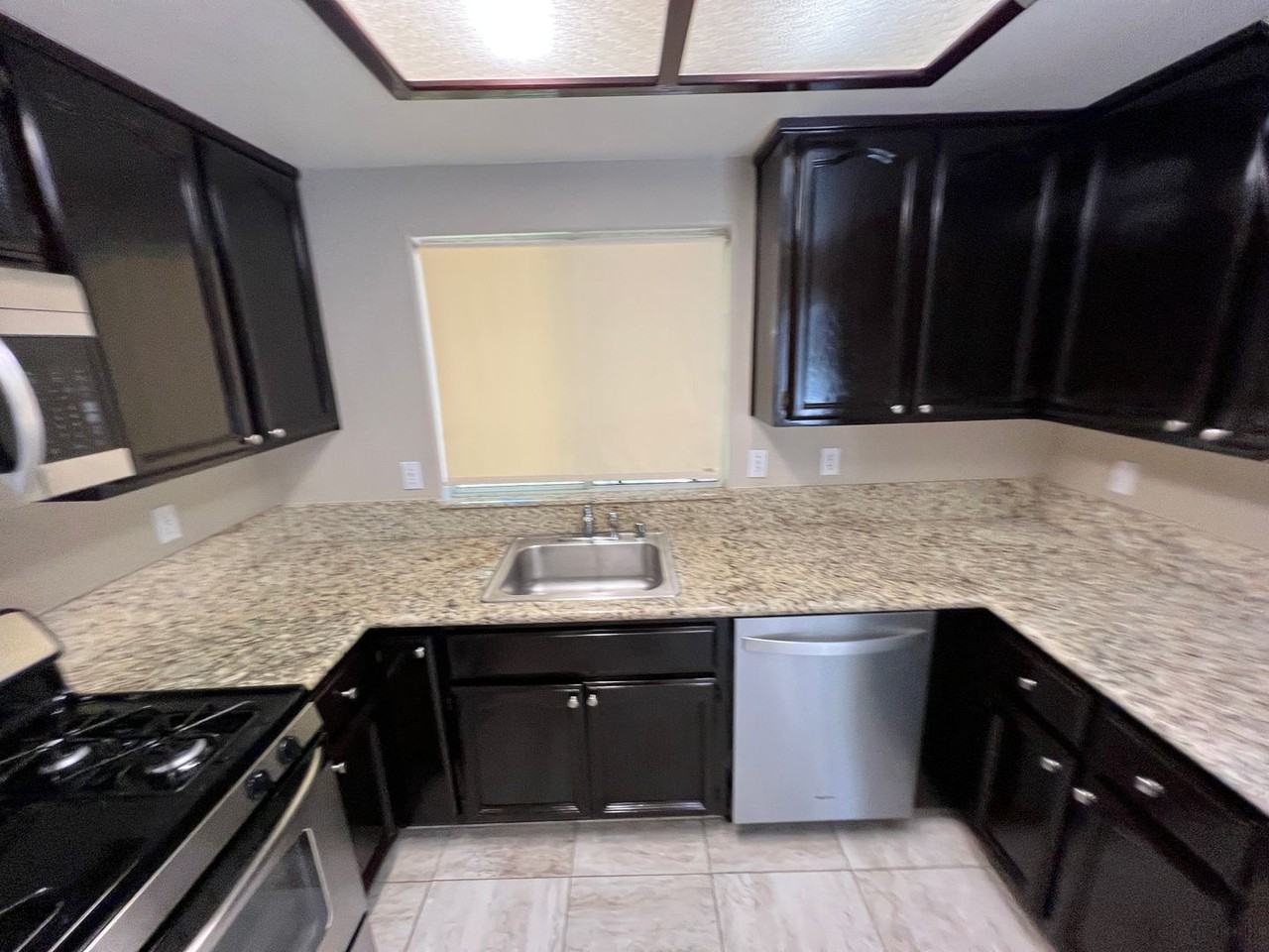 5724 Mist Ct - Photo 4 of 25
