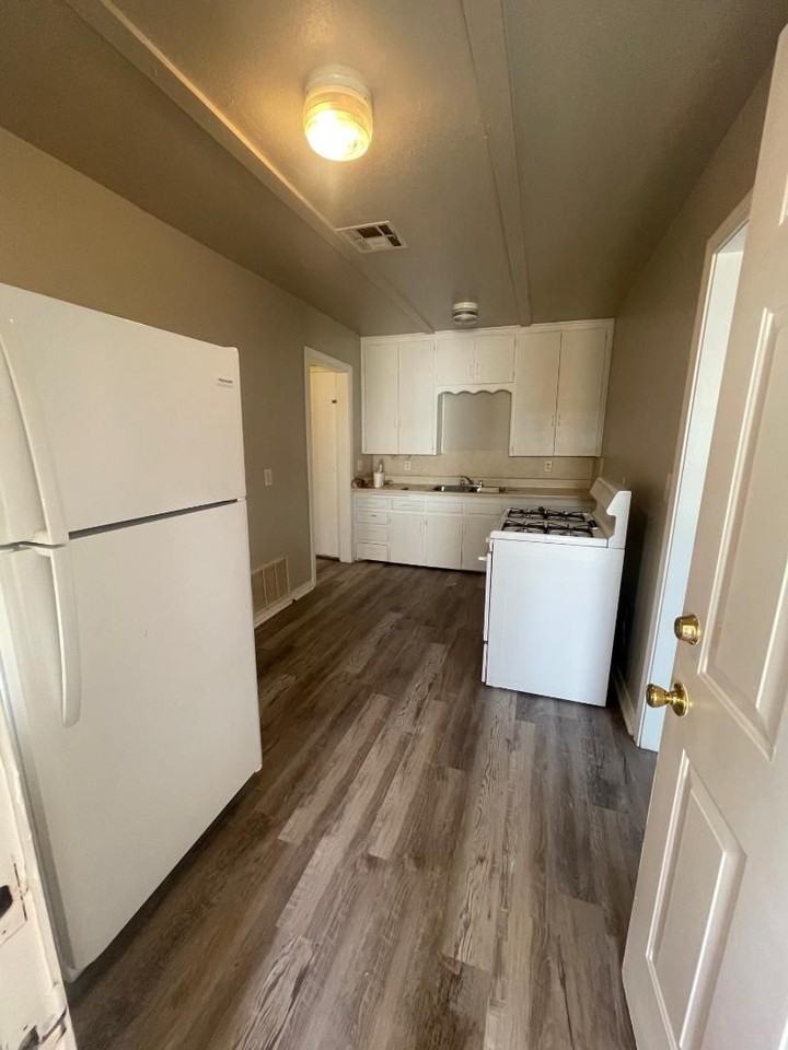 1005 Arkansas St - Photo 3 of 8