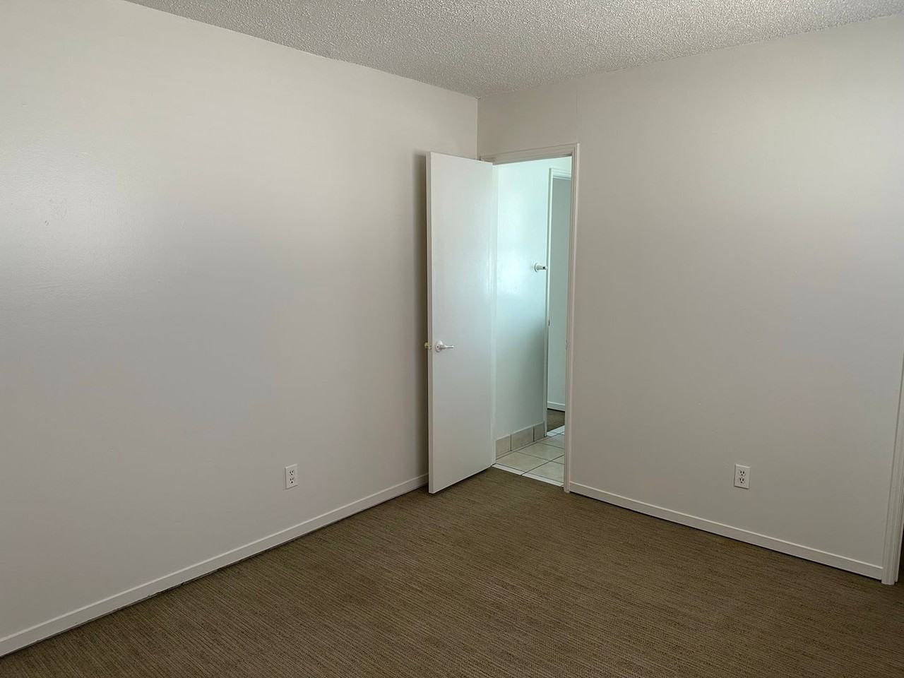 950 Ash Ave - Photo 7 of 8