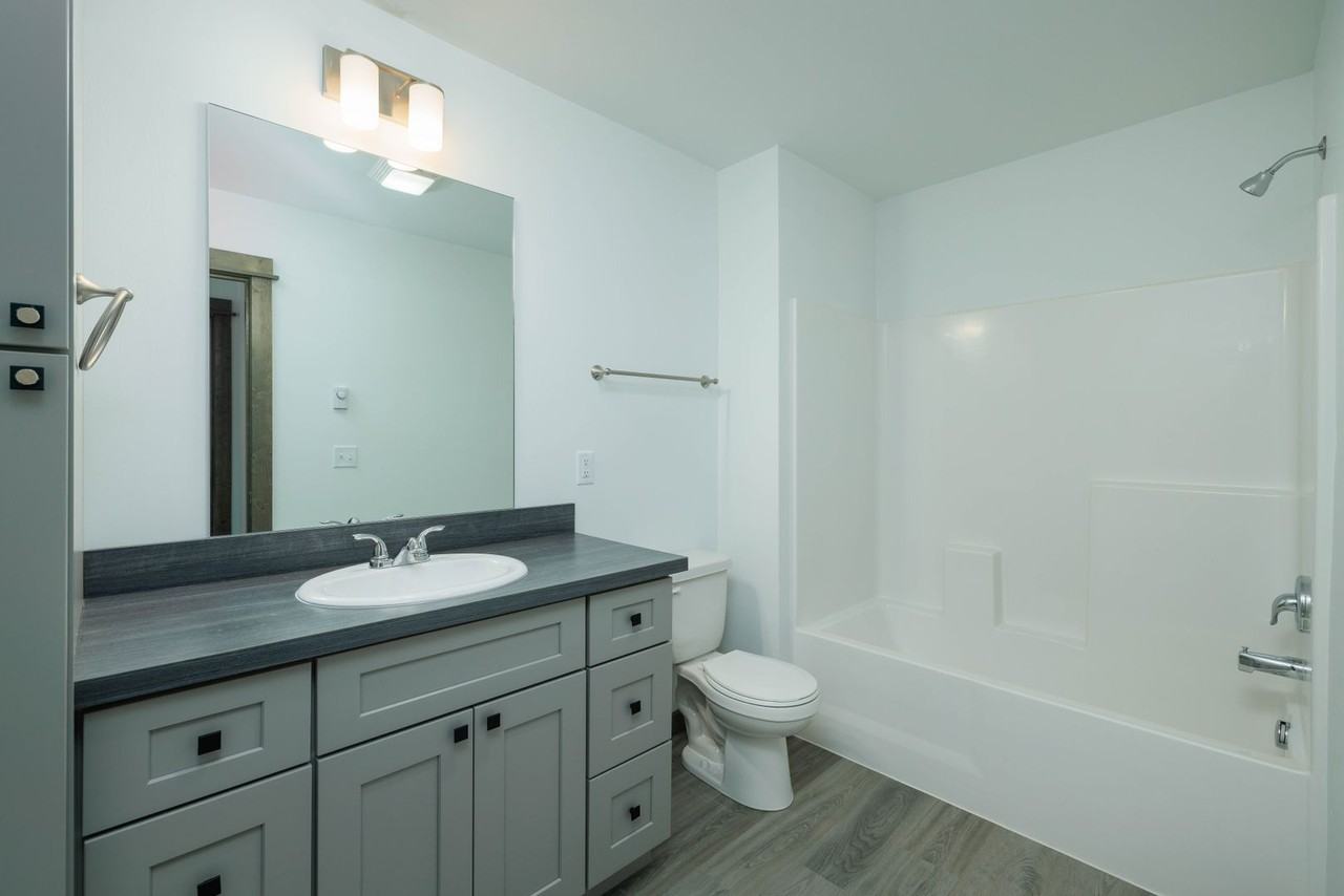 1906 Cruiser Lane - Photo 2 of 24