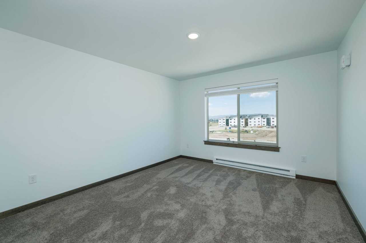 1906 Cruiser Lane - Photo 3 of 24