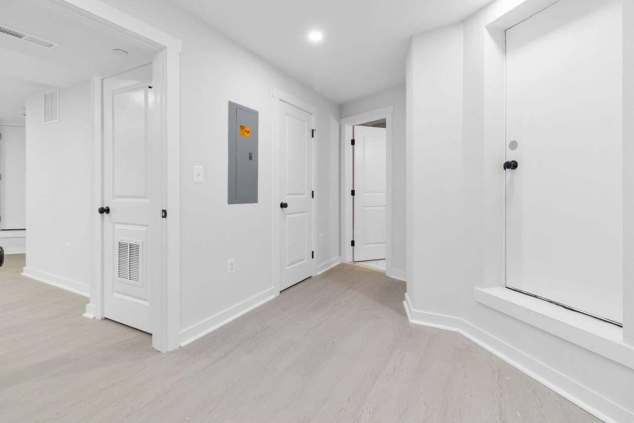 54 Rhode Island Ave NW - Photo 4 of 23