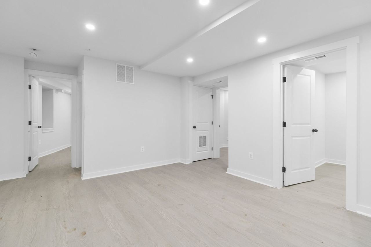 54 Rhode Island Ave NW - Photo 6 of 23