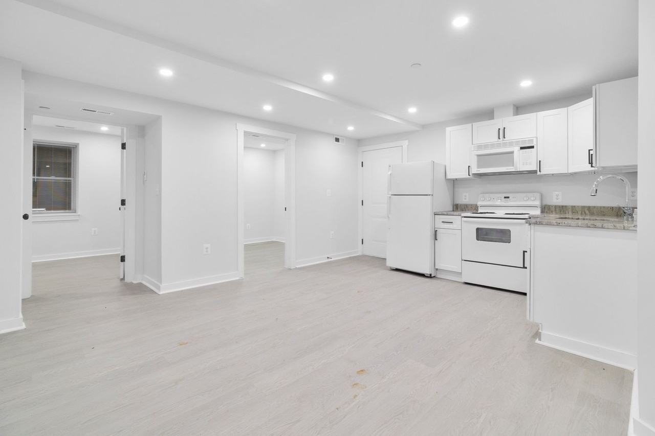 54 Rhode Island Ave NW - Photo 7 of 23