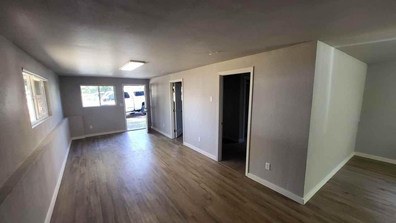 2459 Ne Burks Ct - Photo 6 of 15