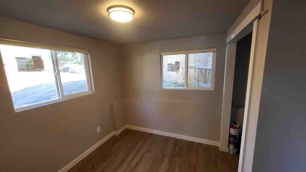 2459 Ne Burks Ct - Photo 7 of 15
