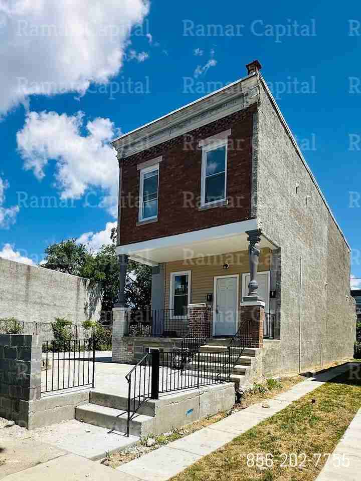 1442 Princess Ave - Photo 2 of 15