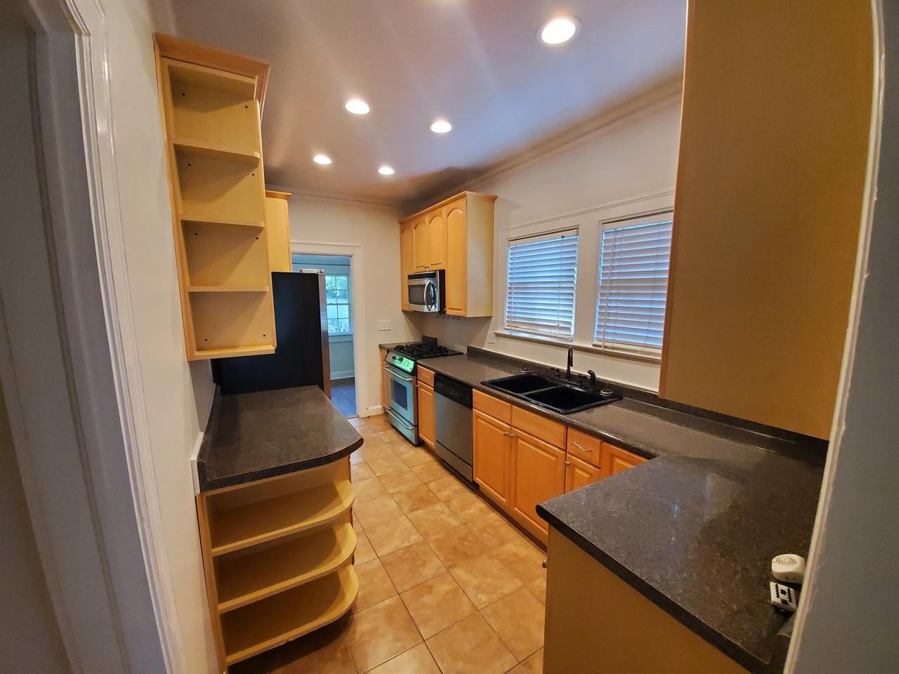 2747 Arbor Ave Se #0 - Photo 4 of 16