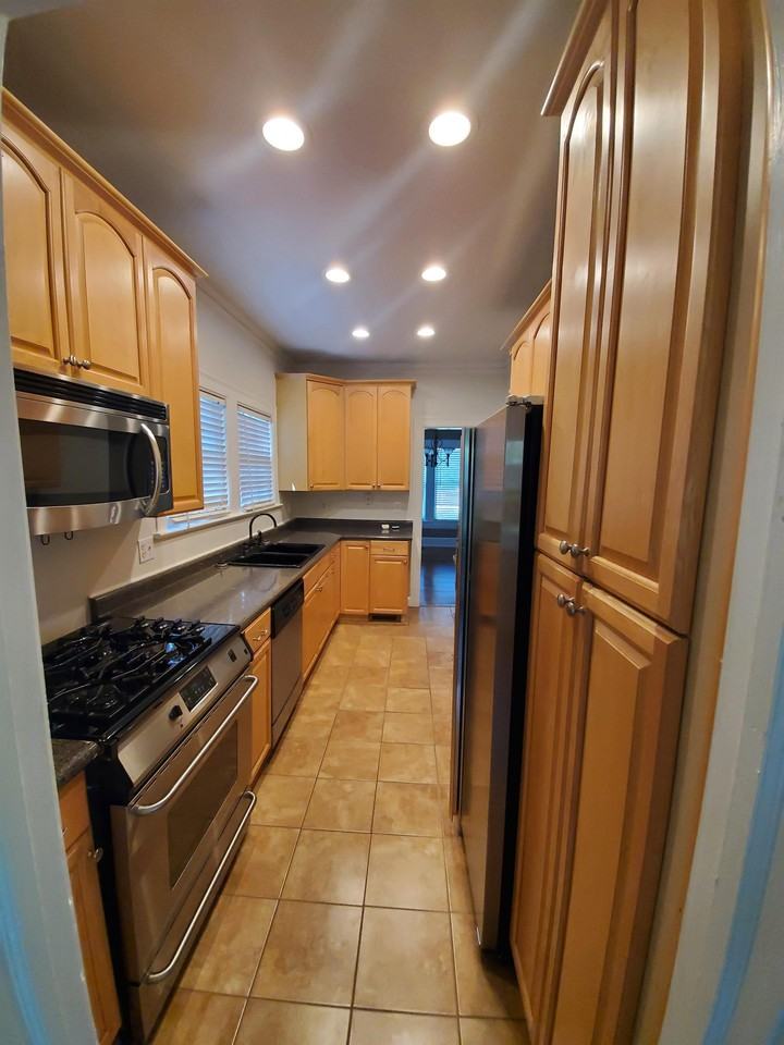 2747 Arbor Ave Se #0 - Photo 5 of 16
