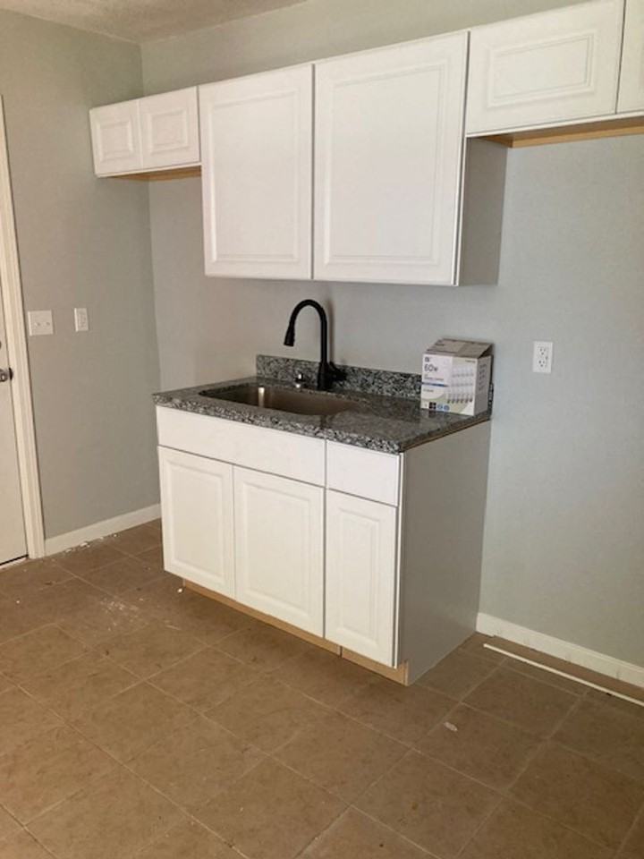 1908 13th St - Photo 3 of 10