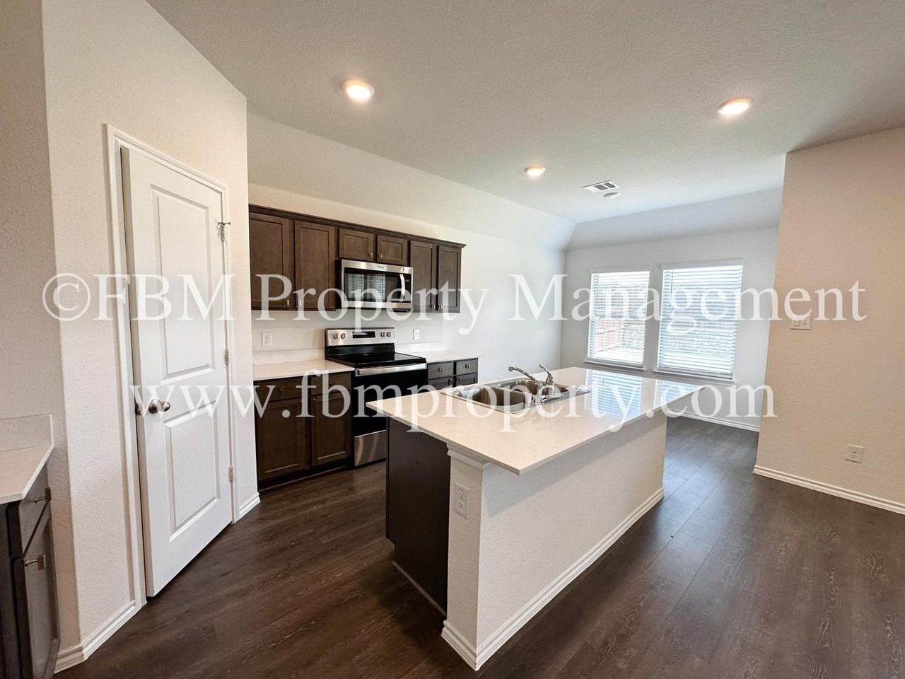 264 Thoroughbred St - Photo 6 of 24