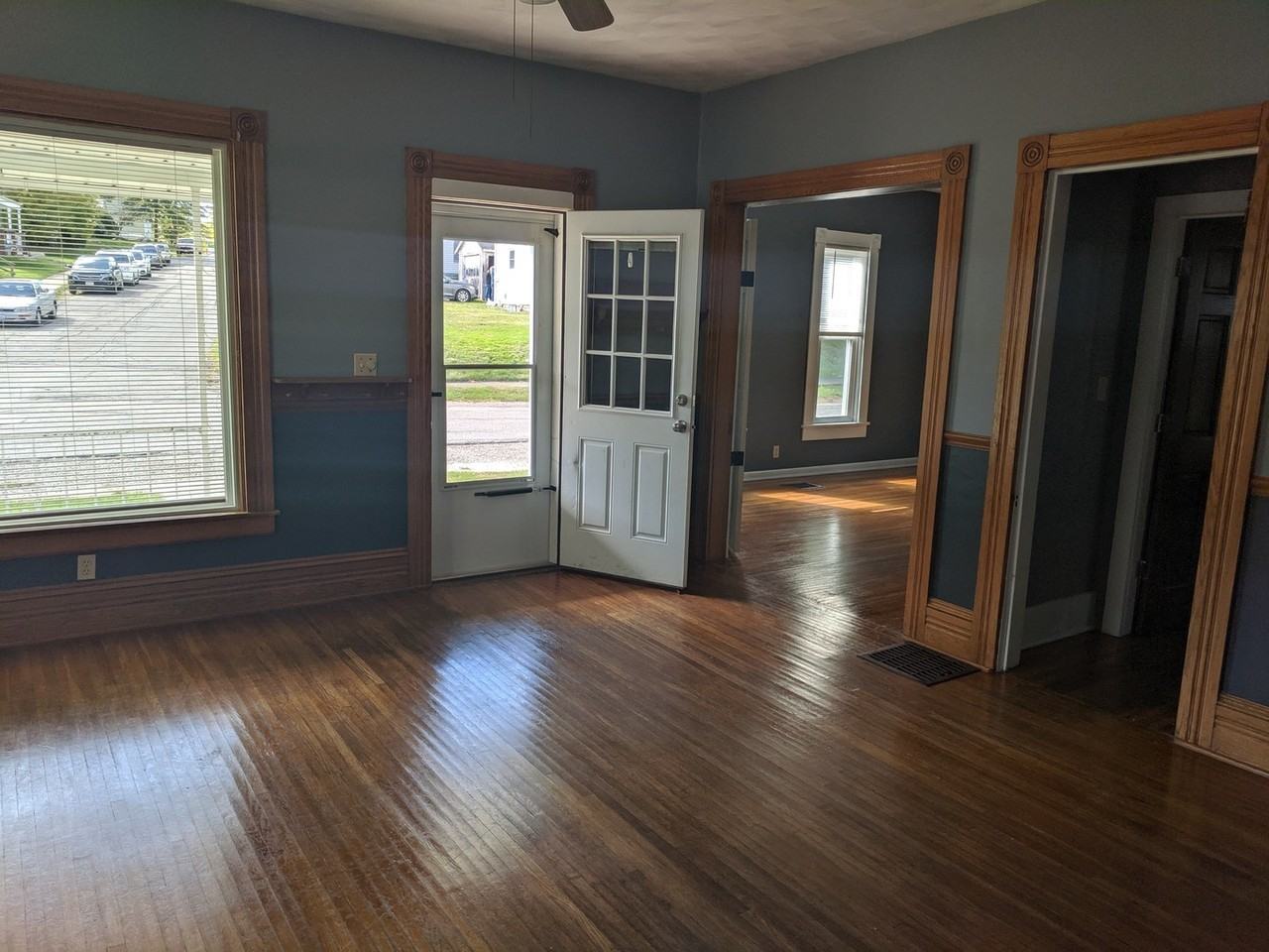 400 Quarry St - Photo 2 of 11