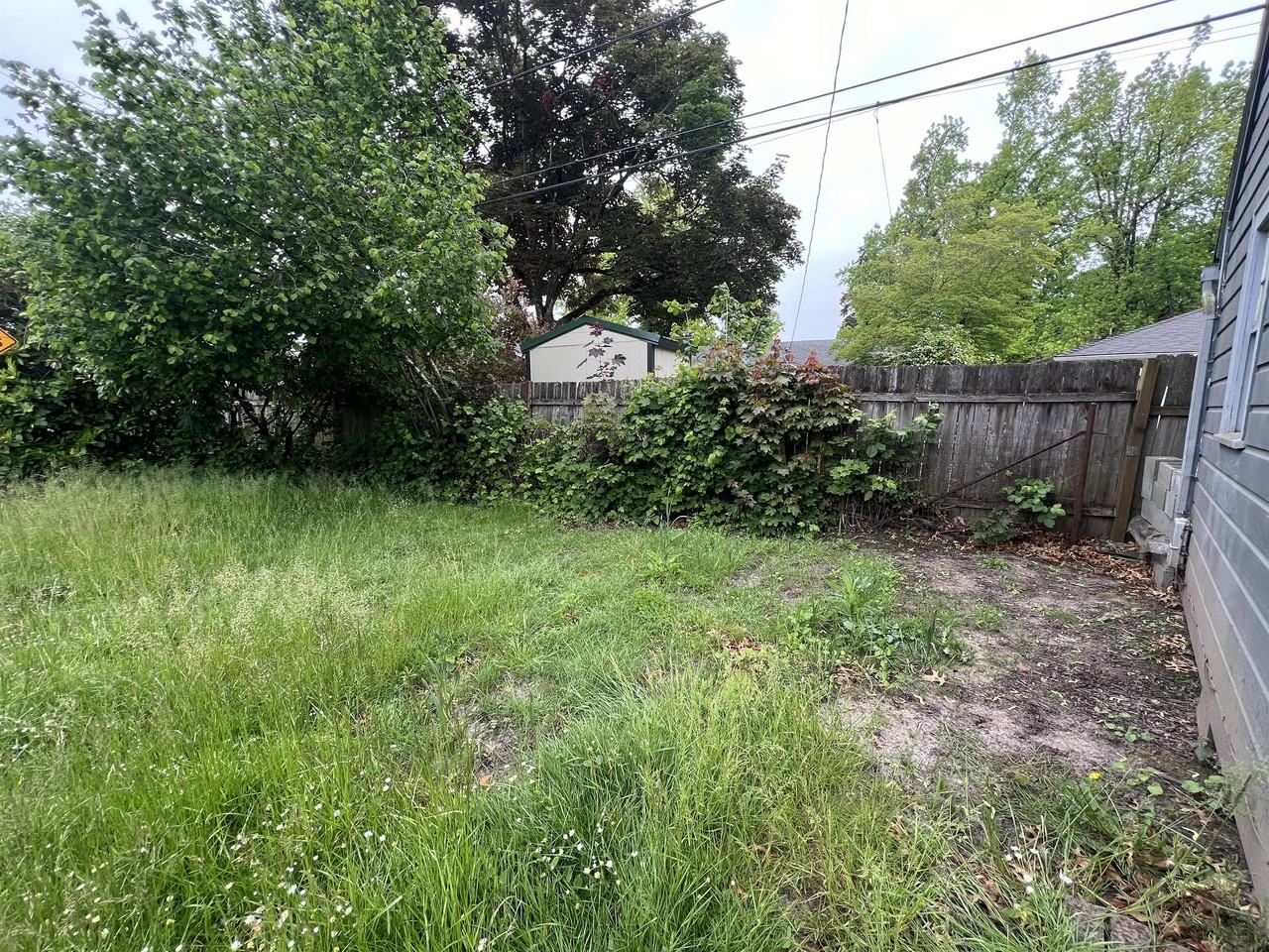 1912 20th St Ne #1 - Photo 5 of 19