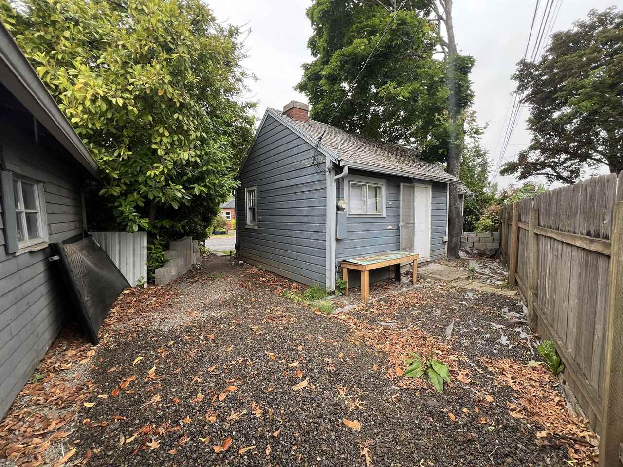 1912 20th St Ne #1 - Photo 6 of 19