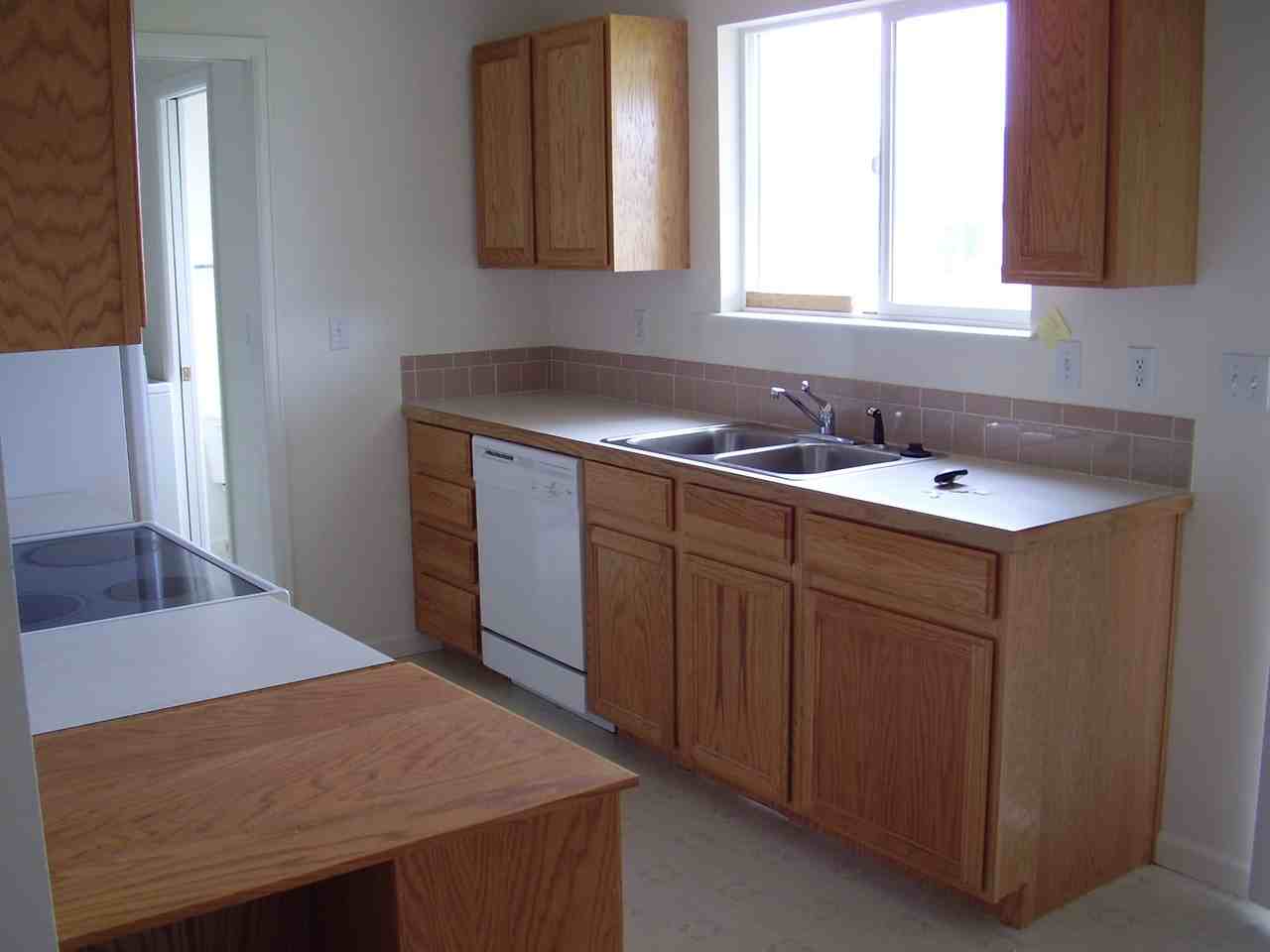 3345 Saratoga St #B - Photo 5 of 22