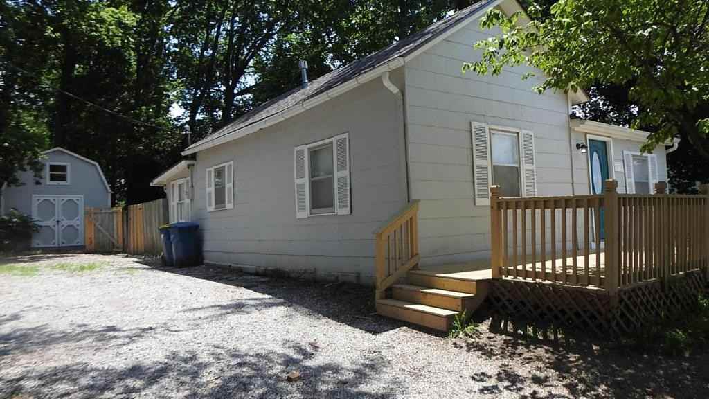 405 N Prairie St - Photo 2 of 19