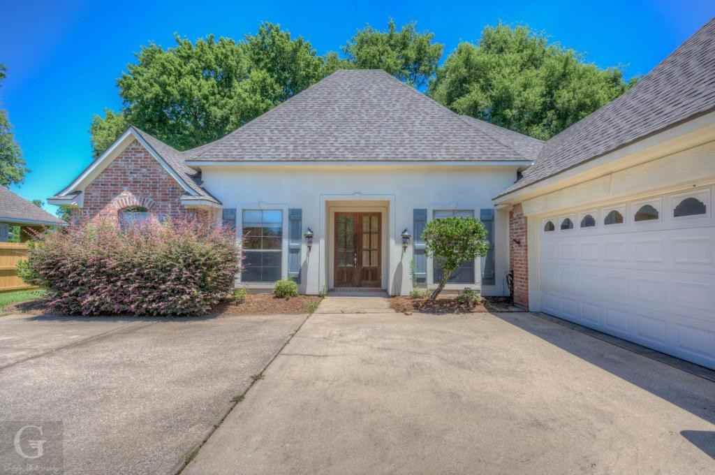 1811 Castlewood Dr - Photo 3 of 24