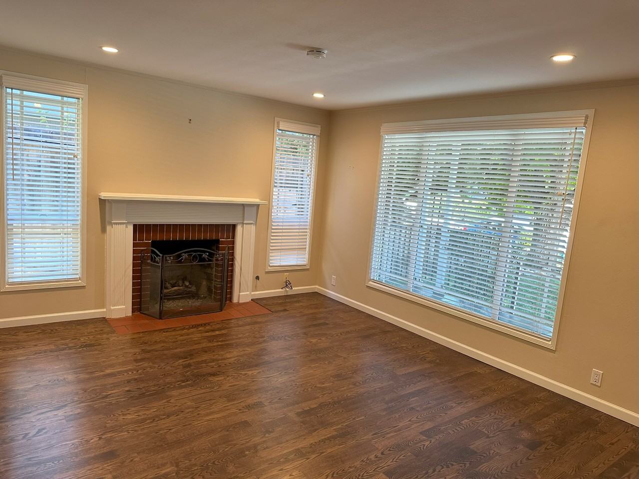 1224 Greenwood Ave - Photo 2 of 12