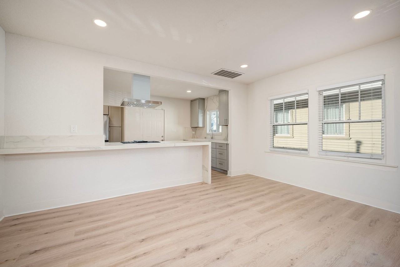 2608 41st St - Photo 6 of 21