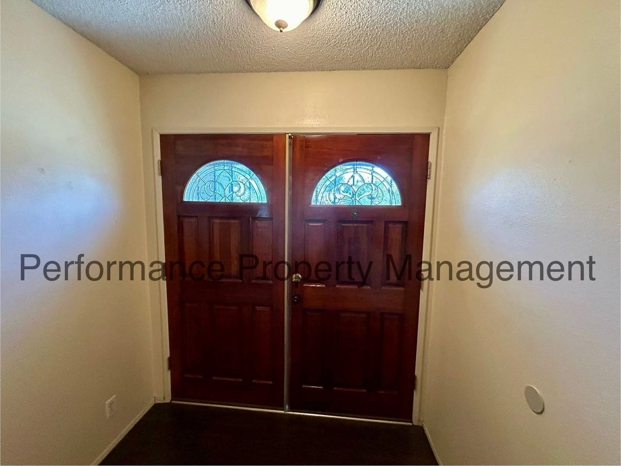 2716 Catalina Dr - Photo 2 of 17
