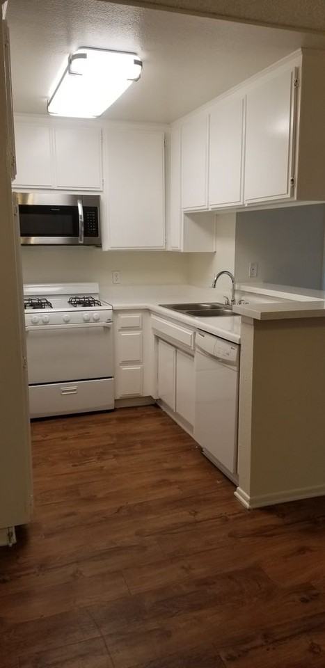 9151 Darby Avenue - Photo 4 of 50