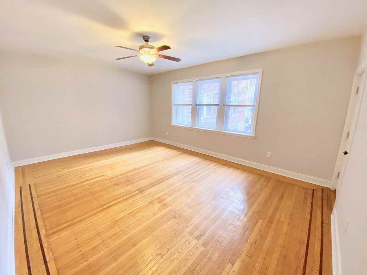 4900 Pine St - Photo 3 of 16