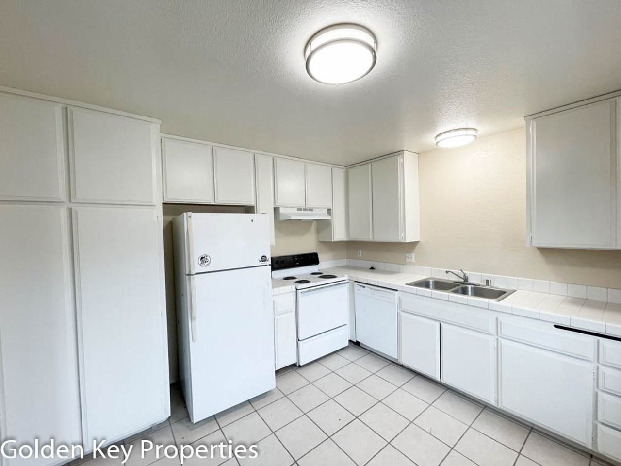 1545 1802 S. Tremont Street Apartments 1802 S Tremont St, Oceanside