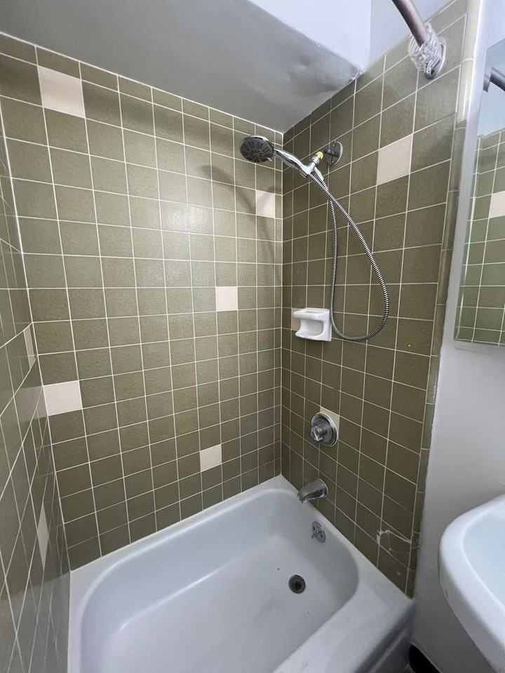 p2152k - Photo 4 of 18