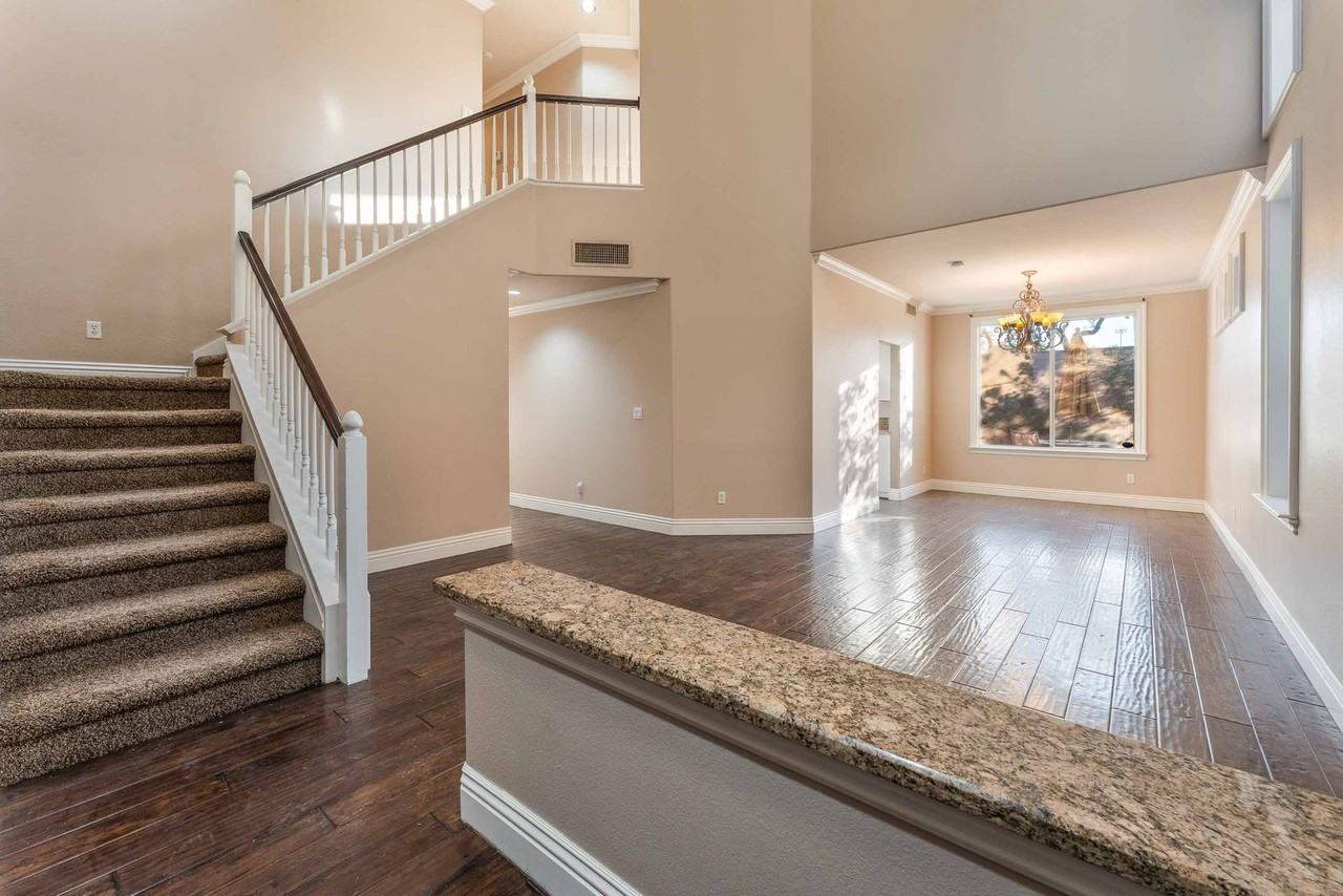 617 Lexington Cross Dr - Photo 3 of 22