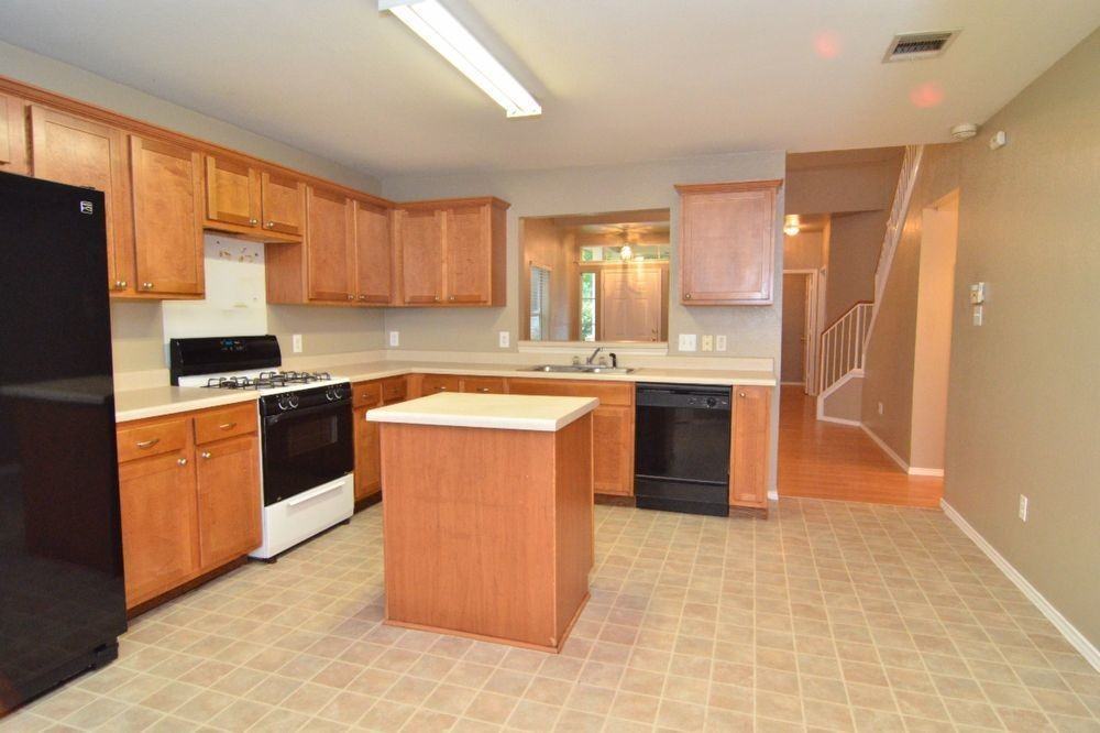 316 Strawn - Photo 5 of 19