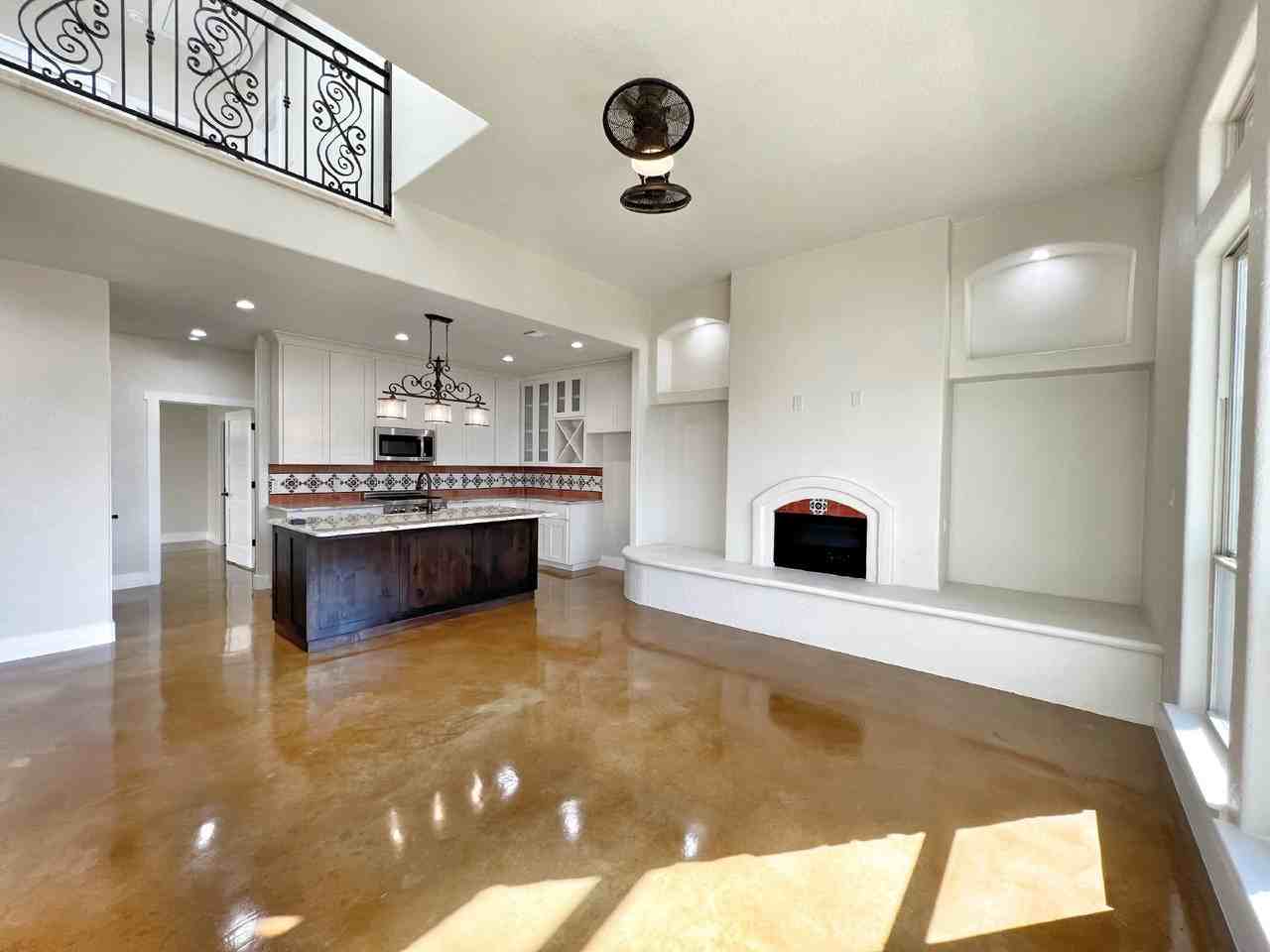 1690 Gruene Vineyard Xing - Photo 2 of 28