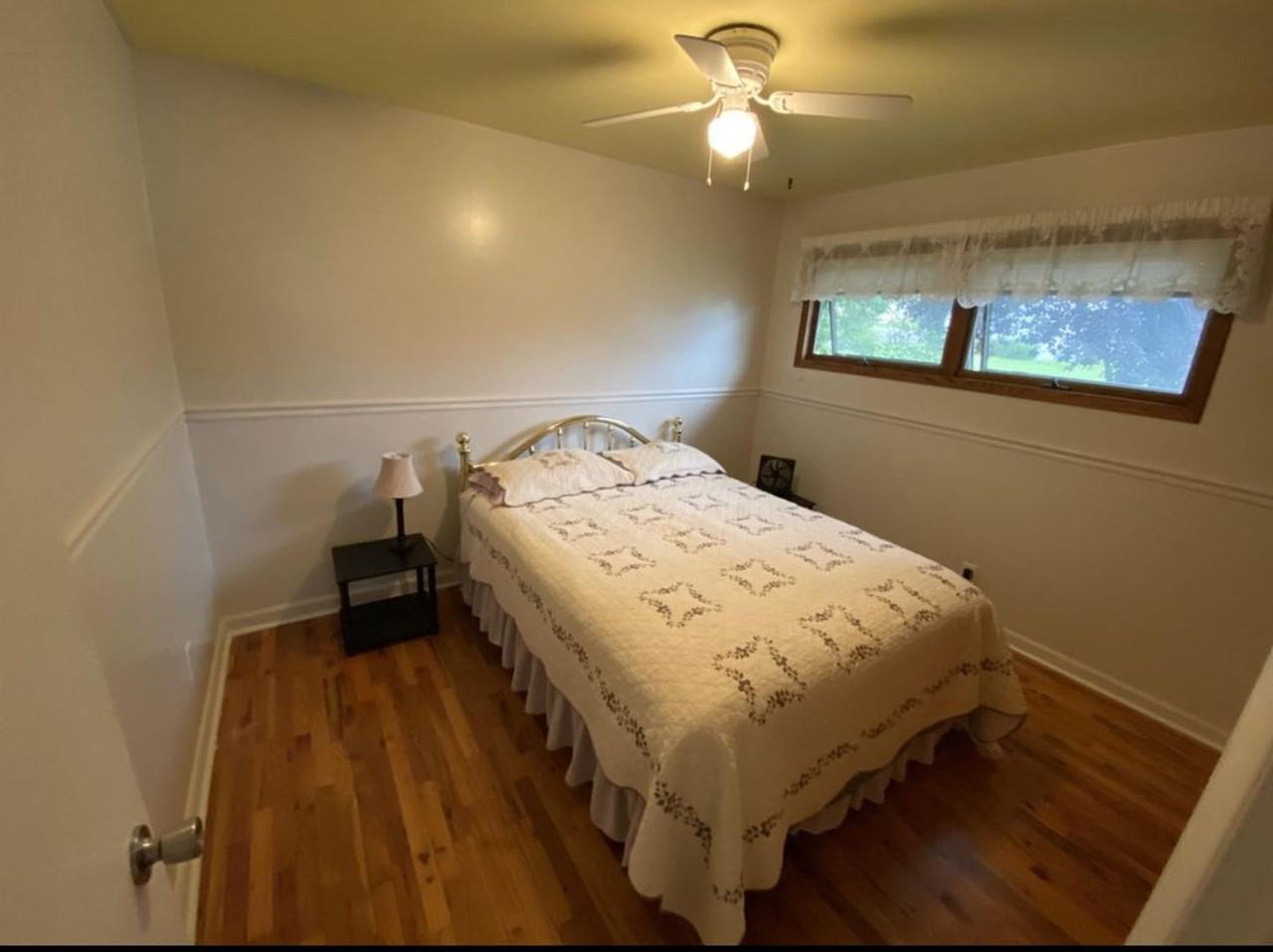 404 26th Ave Ne - Photo 5 of 9