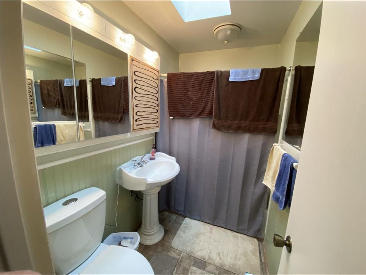 404 26th Ave Ne - Photo 6 of 9