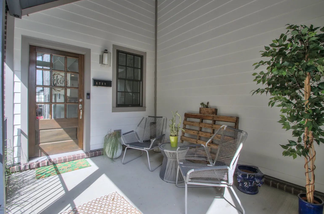 1711B 6th Ave N - Photo 3 of 48