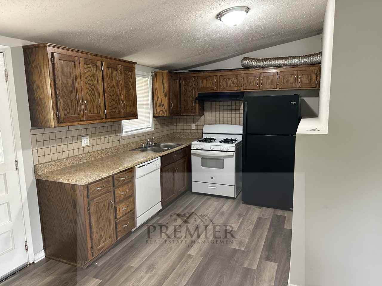 505 N Geronimo Dr - Photo 3 of 16