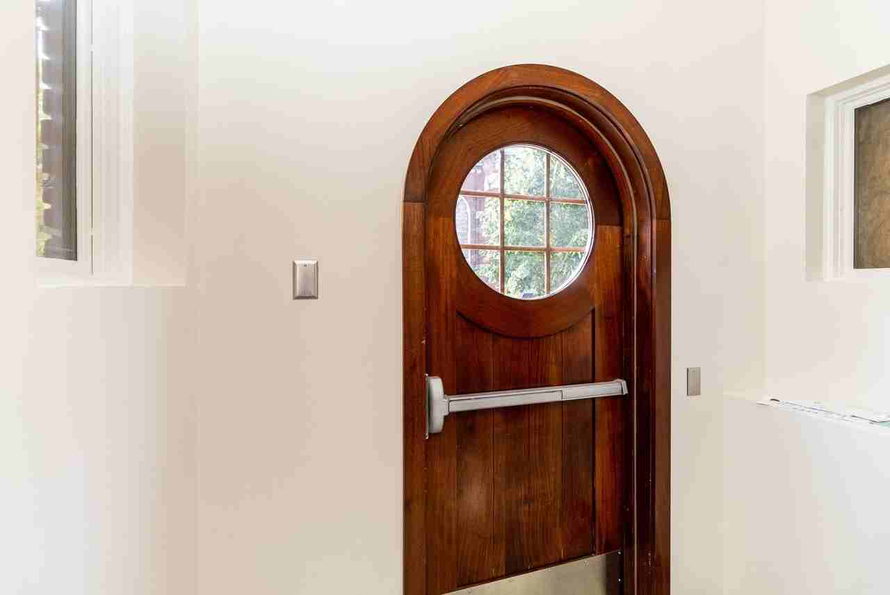 910 Marlborough - Photo 2 of 24