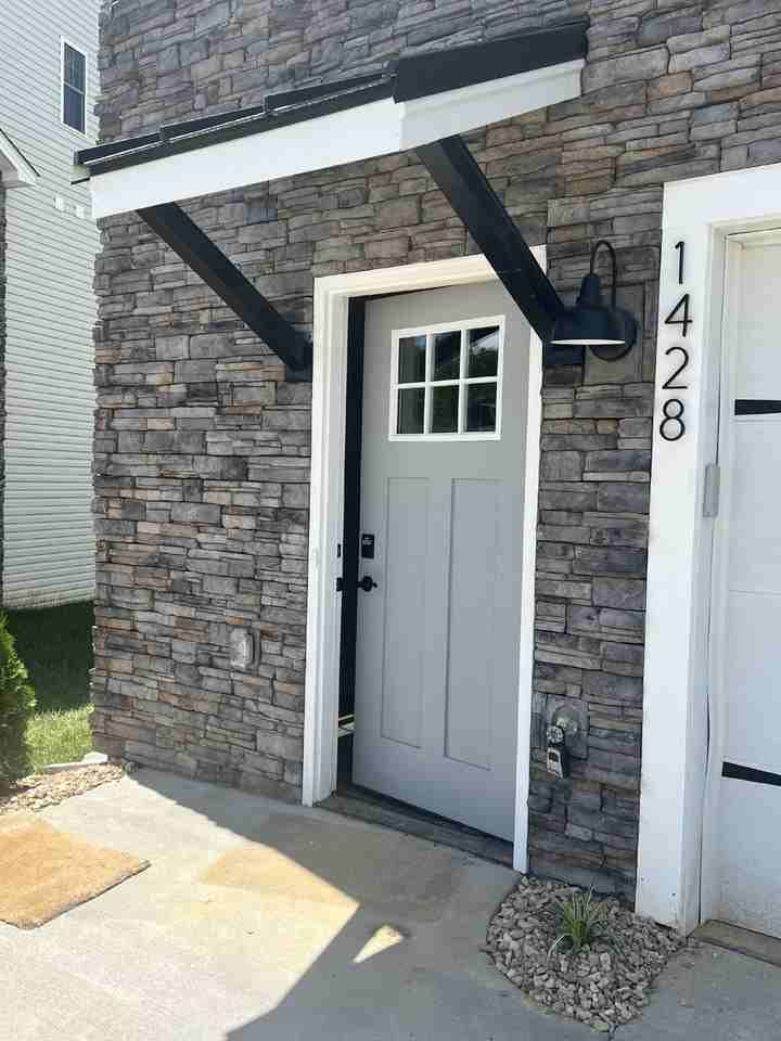 1428 Appaloosa Ct - Photo 2 of 34