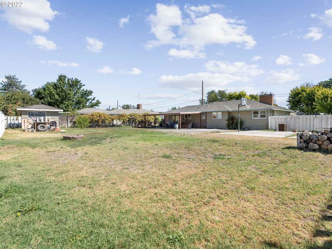 240 Sw Butte Dr - Photo 3 of 18