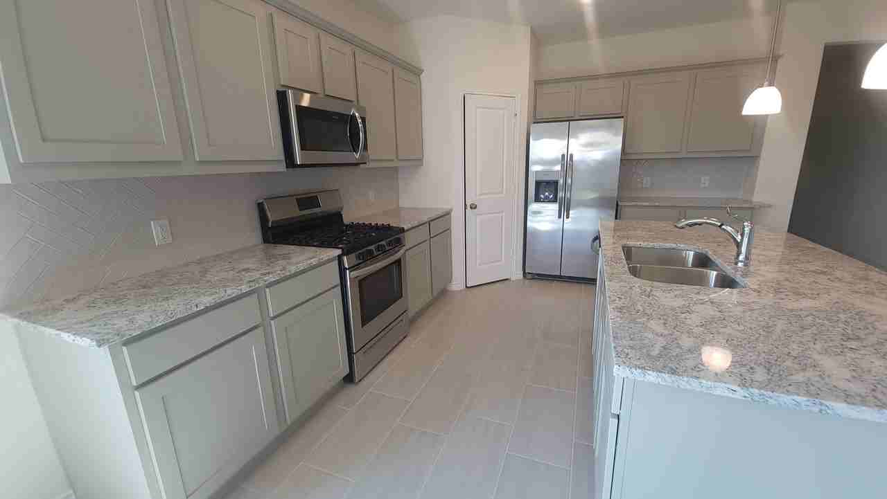 2900 Rose Heath Lane - Photo 2 of 25